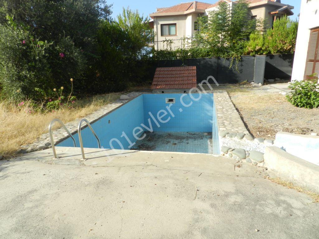 Bungalow For Sale in Zeytinlik, Kyrenia