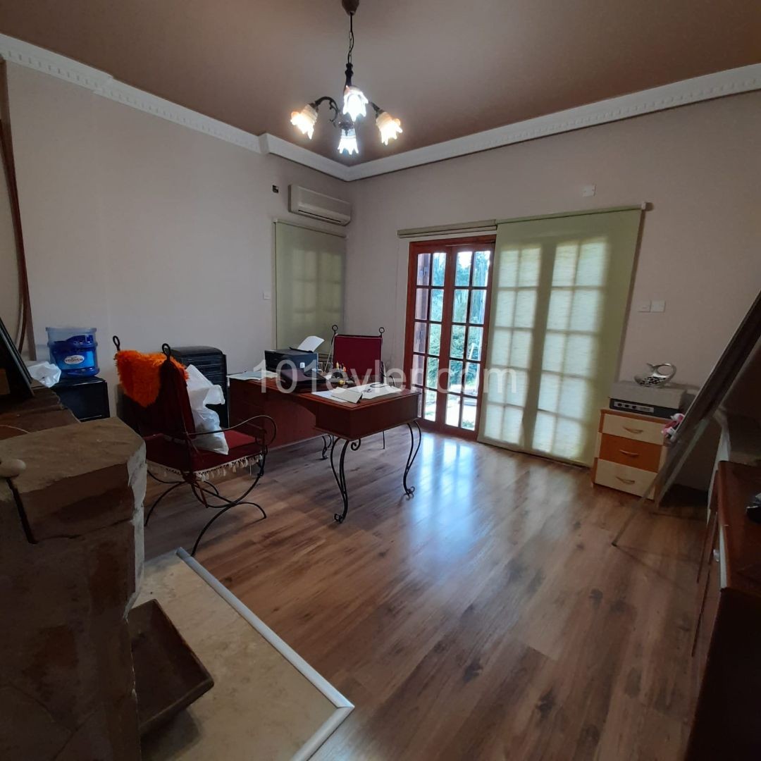 Yenikent'te satılık villa