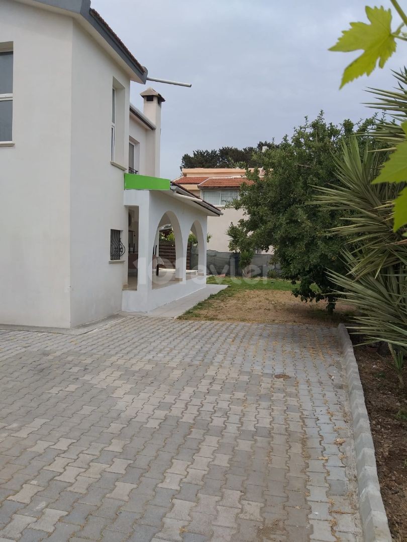 VILLA MIT POOL ZUR TÄGLICHEN MIETE IN KYRENIA KARSIYAKA ! ** 