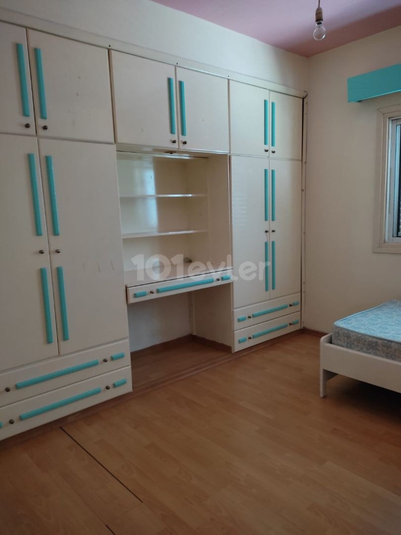 3+1 APARTMENT FOR RENT IN THE CENTRAL LOCATION OF KAYMAKLI ! ** 