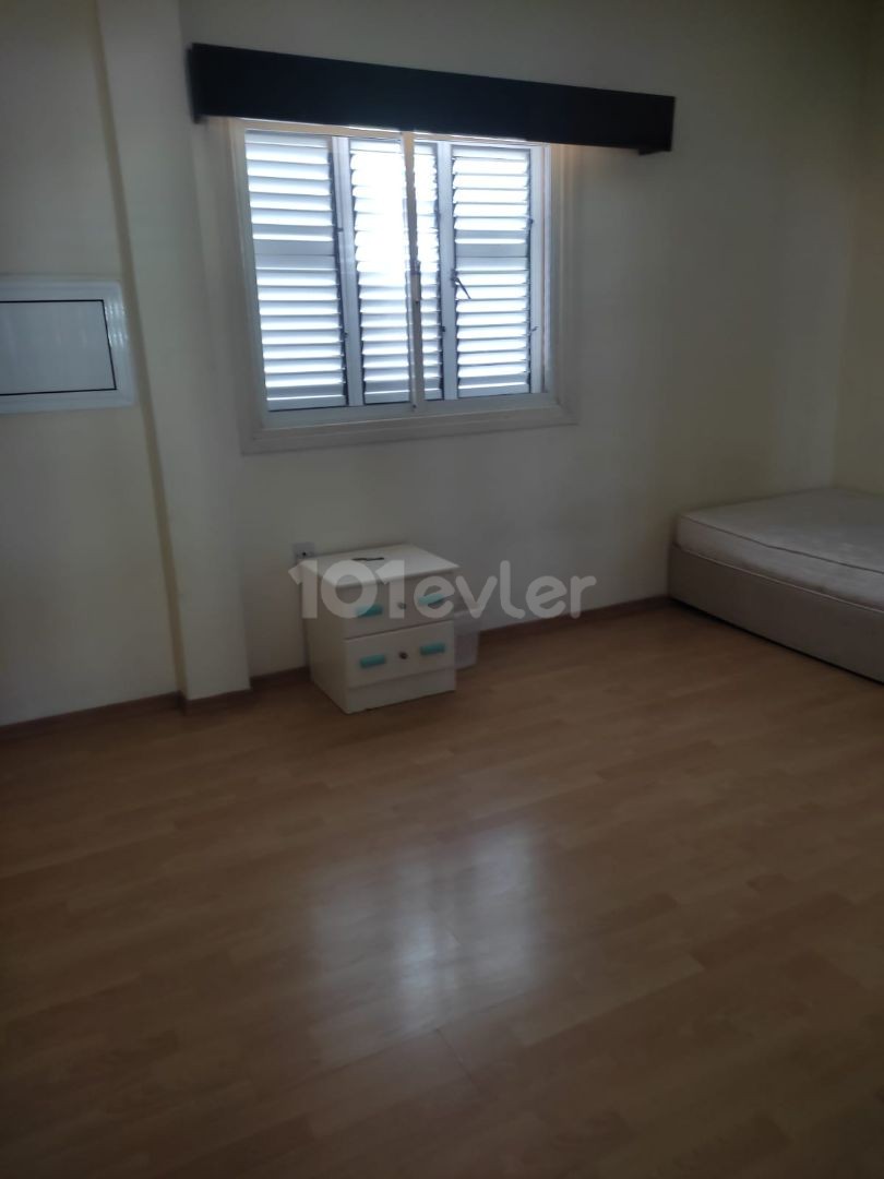 3+1 APARTMENT FOR RENT IN THE CENTRAL LOCATION OF KAYMAKLI ! ** 