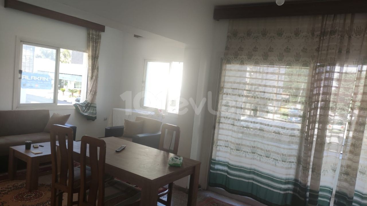 3 +1 RENTAL APARTMENT IN THE CENTRAL LOCATION OF KAYMAKLI, AVAILABLE ON September 25TH ! ** 