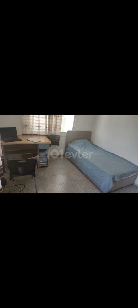 3 +1 RENTAL APARTMENT IN THE CENTRAL LOCATION OF KAYMAKLI, AVAILABLE ON September 25TH ! ** 