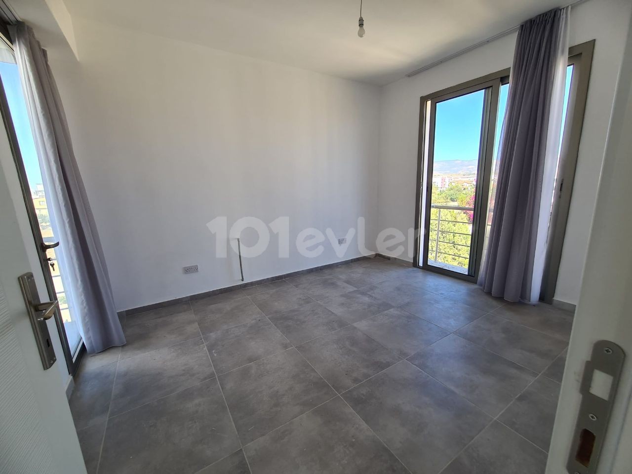 PENTHOUSE 2 + 1 APARTMENT FOR RENT IN GÖNYELI ! ** 