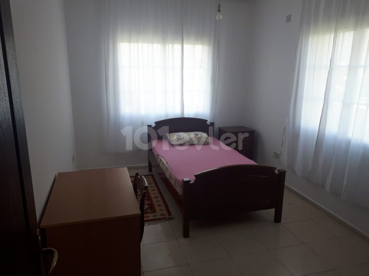 APARTMENT FOR RENT FOR FEMALE STUDENT 