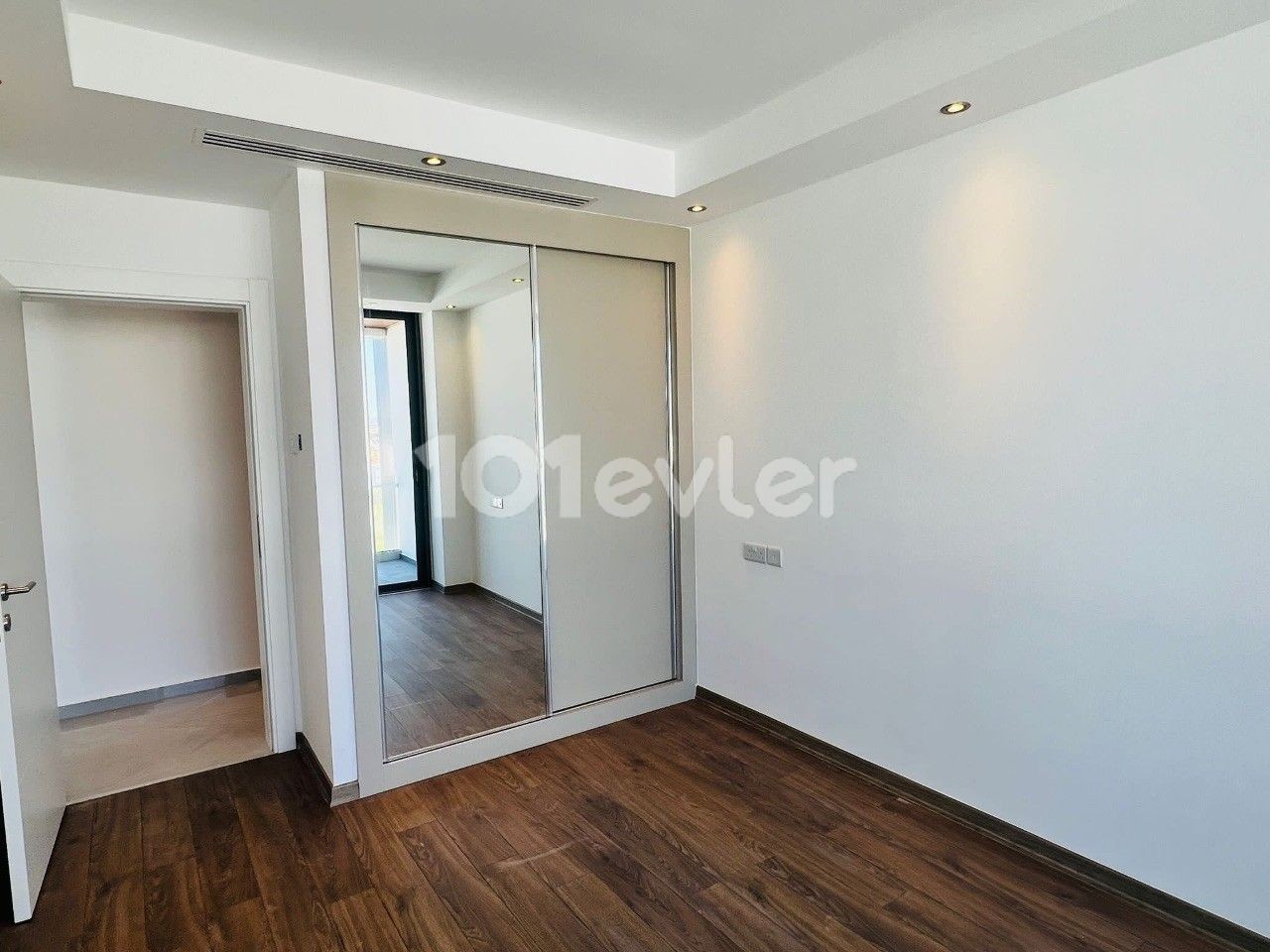 1+1 COMMERCIAL APARTMENT FOR RENT IN METEHAN! 