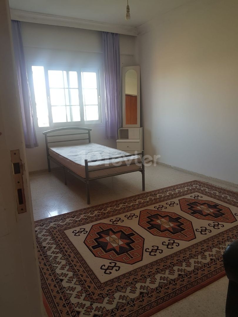 HAZİRANDA MÜSAİTTİR. 3+1 KİRALIK DAİRE CADDE MUTFAK ARKASI 