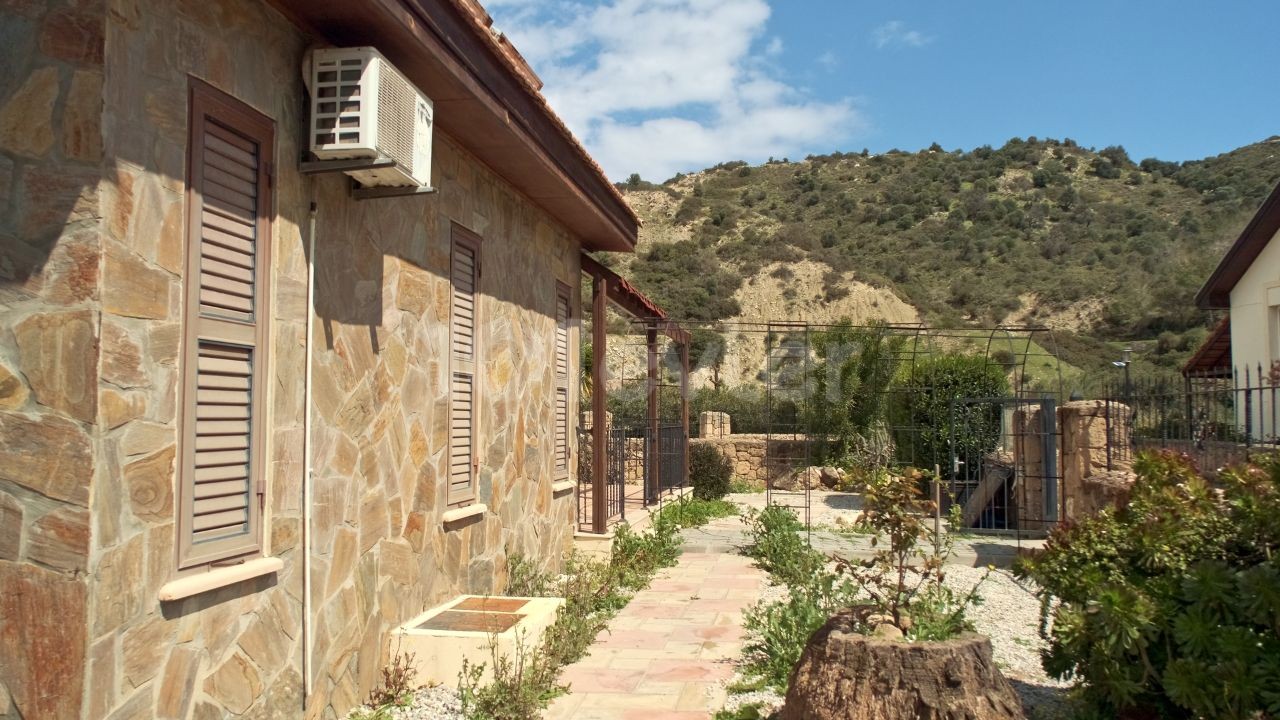 3+1 DUPLEX VILLA IN KARSIYAKA REGION 