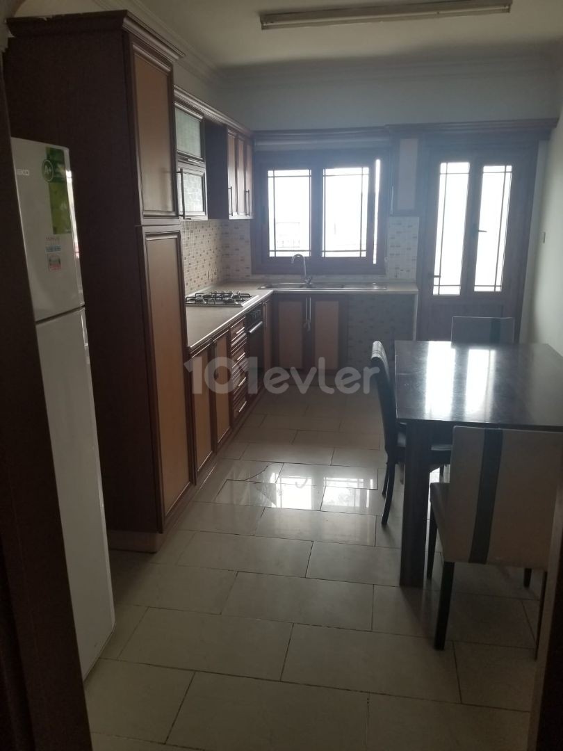 Family-friendly 3+1 Flat Near Hamitköy Roundabout