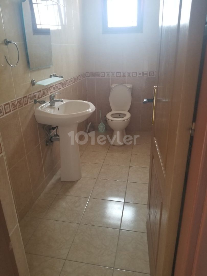 Family-friendly 3+1 Flat Near Hamitköy Roundabout