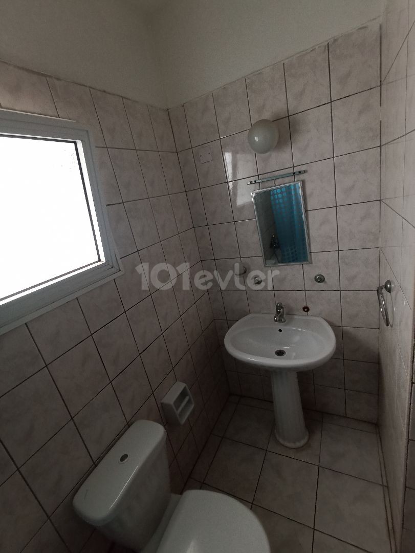 (26)- NICOSIA YENIKENT AREA LARGE 3+2 GROUND FLOOR FLAT