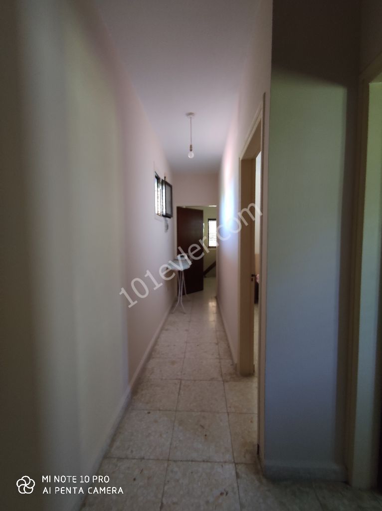 Detached House To Rent in Girne Merkez, Kyrenia