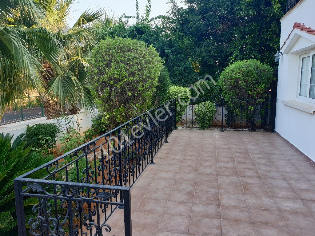 VILLA FULL ESYALI FOR SALE IN A POOLSIDE SITE ** 