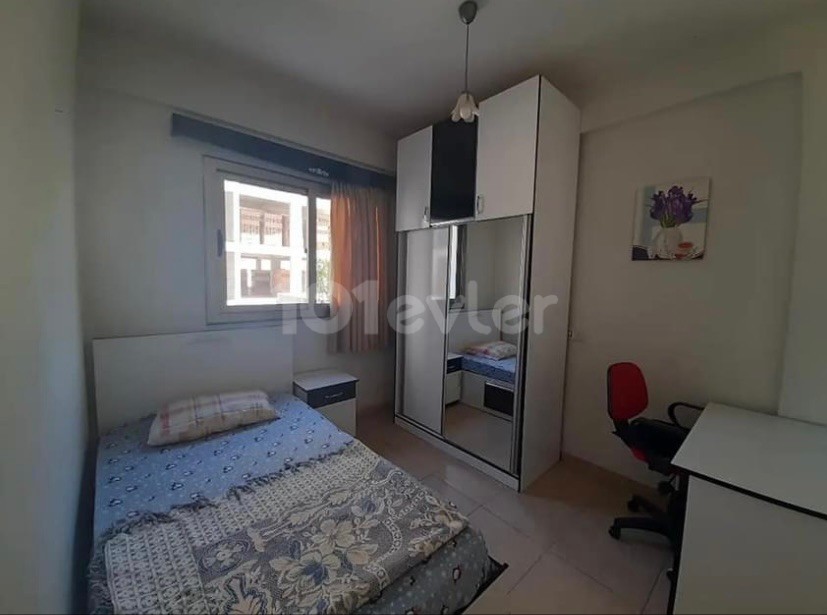 CLEAN 2-ROOM APARTMENT WITHIN WALKING DISTANCE OF THE Jul ** 