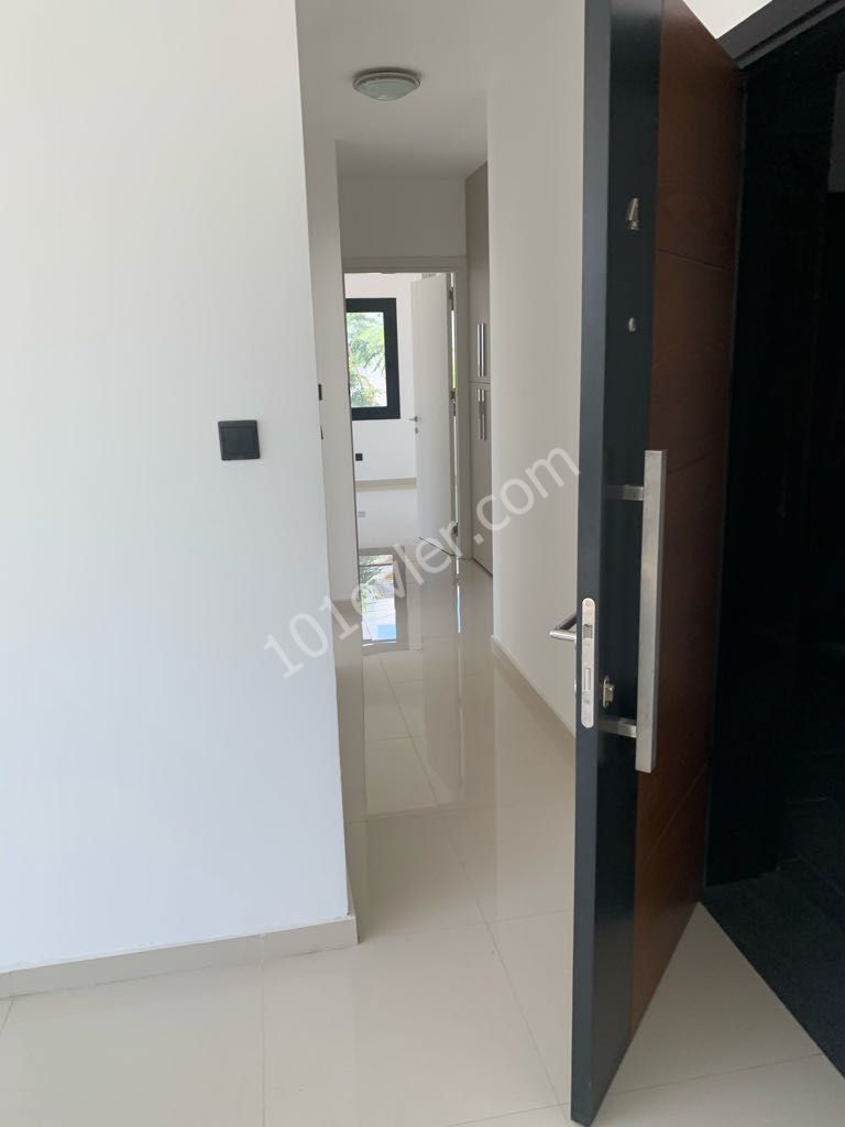 Flat For Sale in Yukarı Girne, Kyrenia