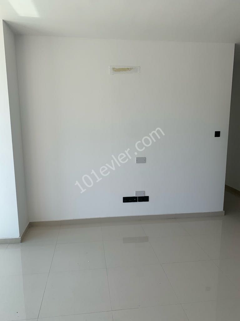 Flat For Sale in Yukarı Girne, Kyrenia