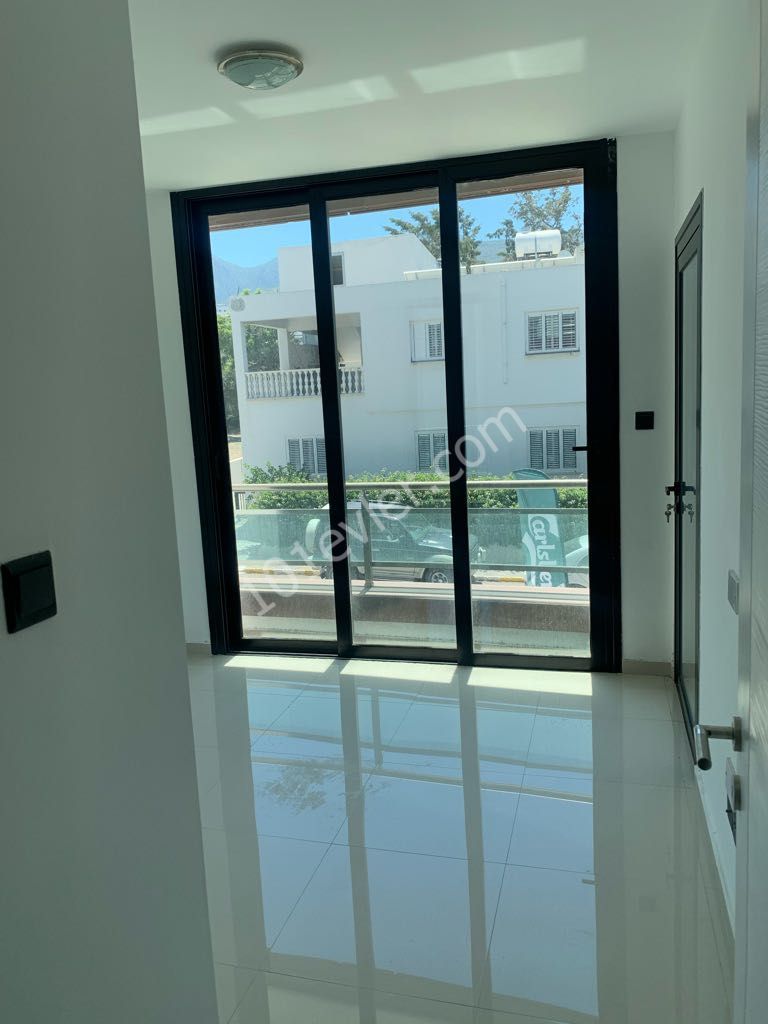 Flat For Sale in Yukarı Girne, Kyrenia