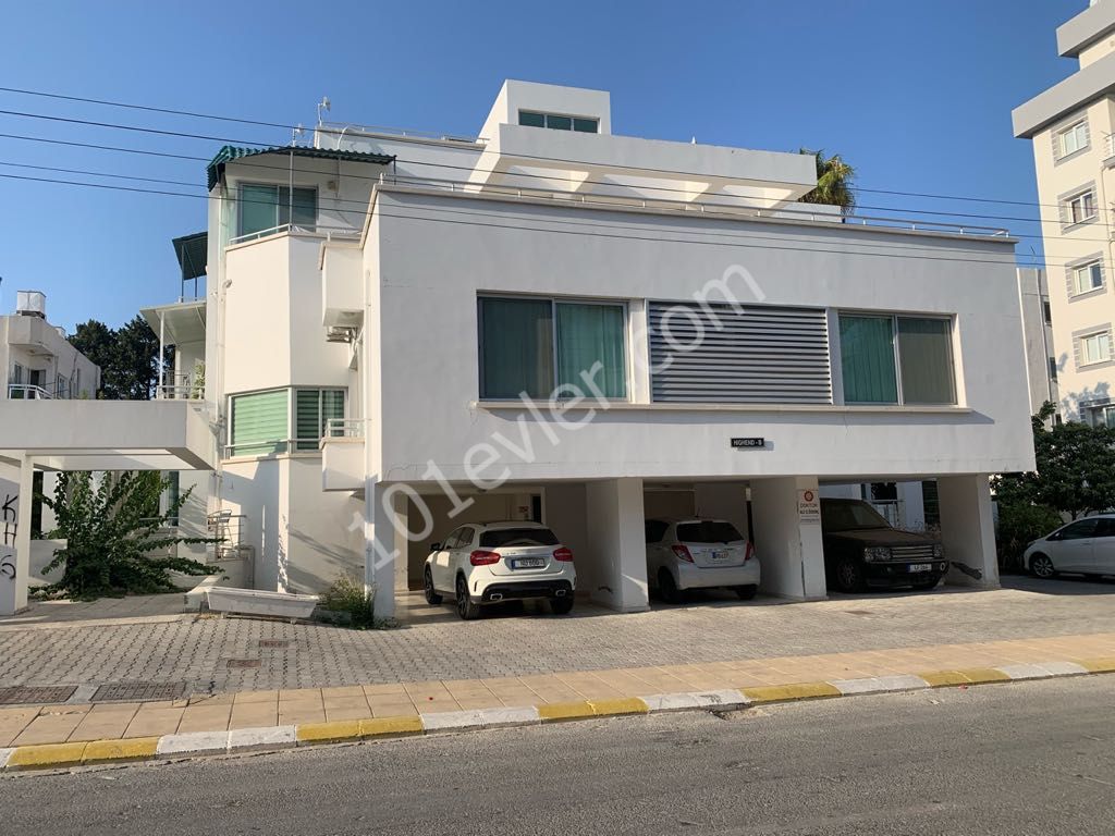 Office For Sale in Yukarı Girne, Kyrenia