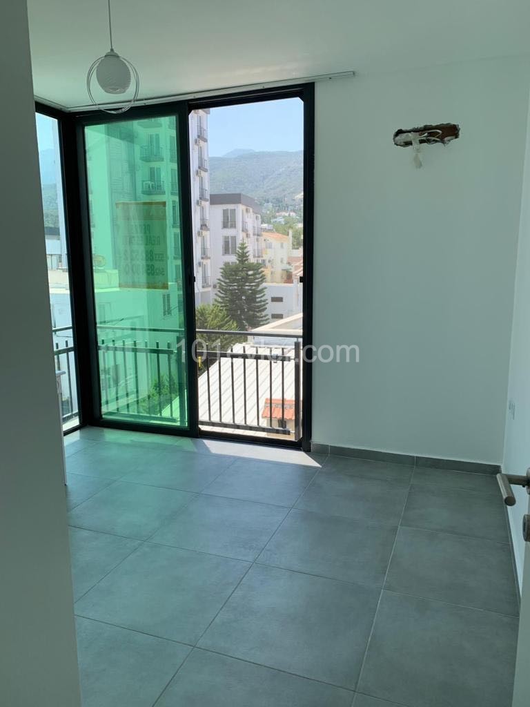 Flat For Sale in Yukarı Girne, Kyrenia