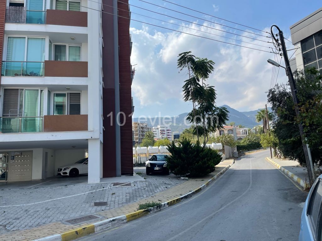 Flat For Sale in Yukarı Girne, Kyrenia