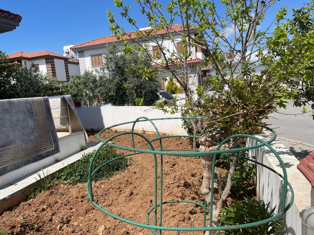 A FULLY DETACHED VILLA LOCATED ON THE CORNER OF YENIKENT ** 