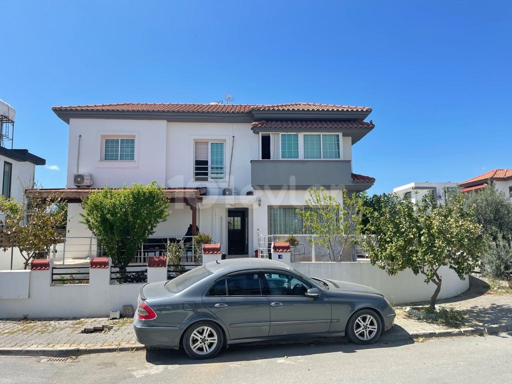 A FULLY DETACHED VILLA LOCATED ON THE CORNER OF YENIKENT ** 