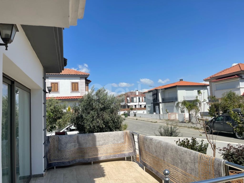 A FULLY DETACHED VILLA LOCATED ON THE CORNER OF YENIKENT ** 