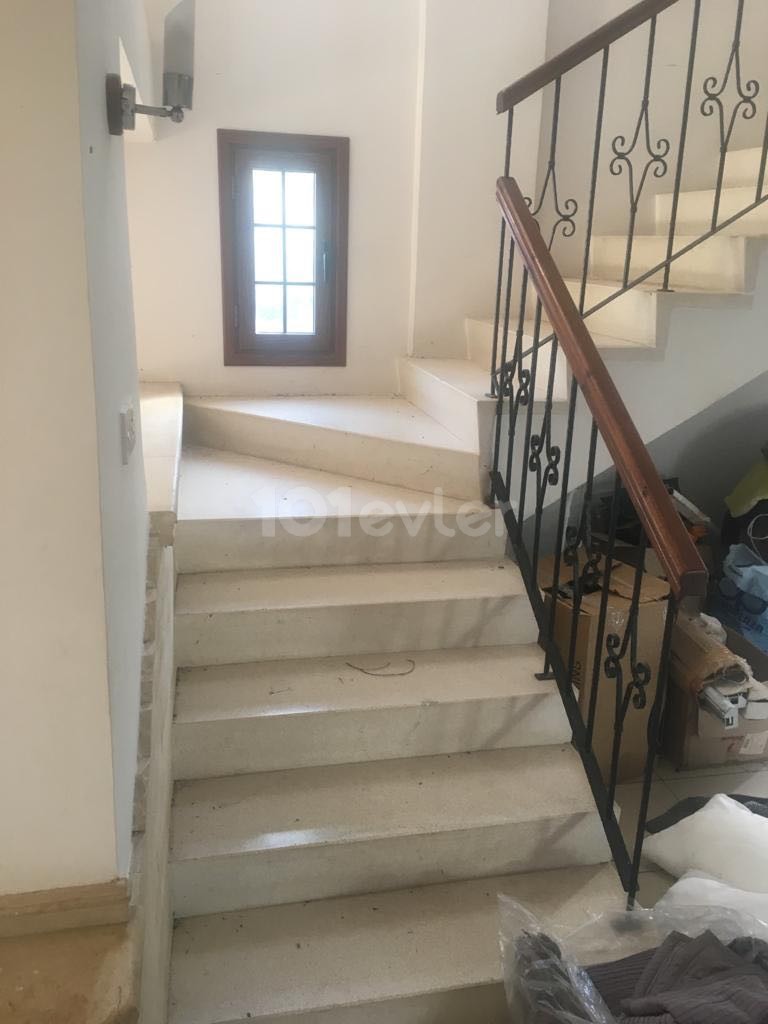 KERMİYADA SATILIK 530m2 ARSA İÇERİSİNDE TAM MÜSTAKİL VİLLA