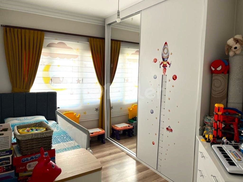 Komplett renovierte 3+1-Wohnung zum Verkauf in der Region Kashgar, im Zentrum von Kyrenia