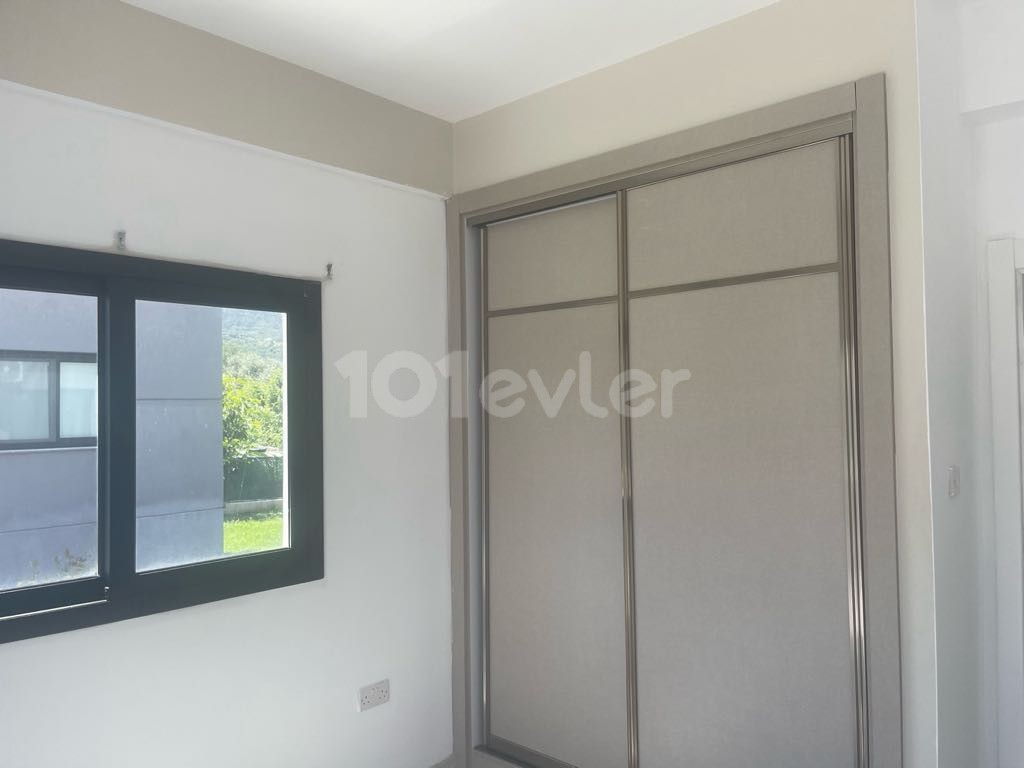 Flat To Rent in Alsancak, Kyrenia