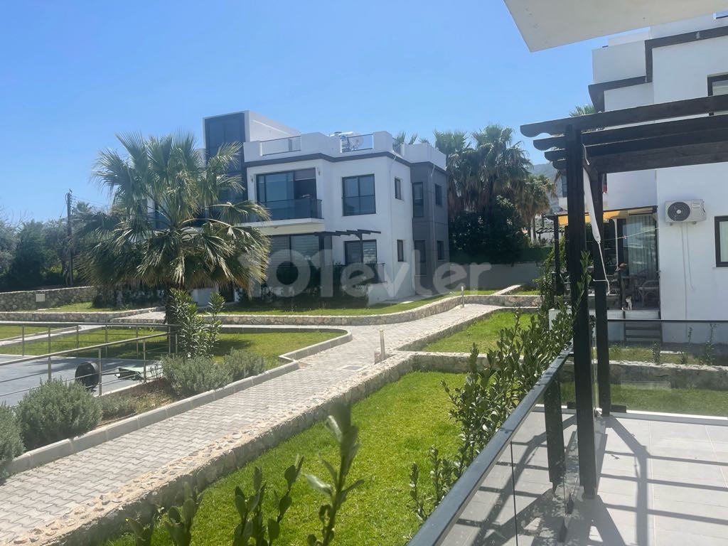 Flat To Rent in Alsancak, Kyrenia