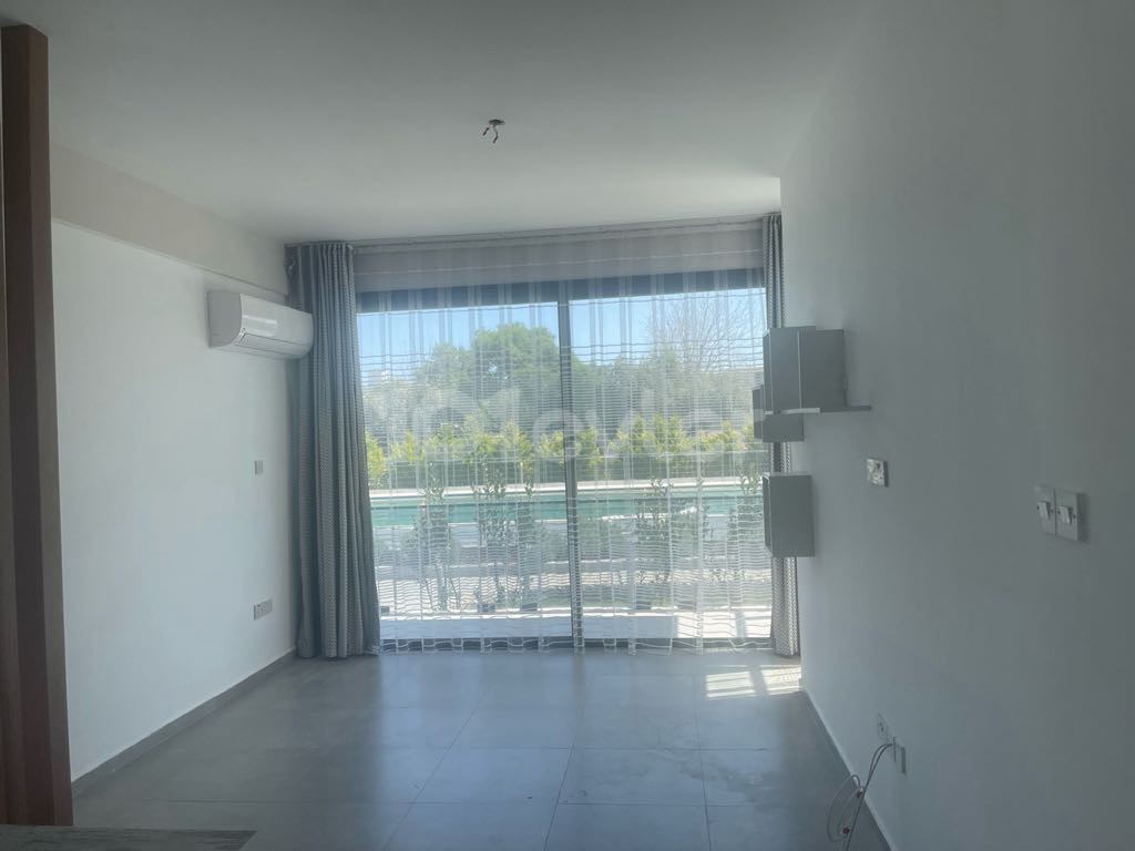 Flat To Rent in Alsancak, Kyrenia