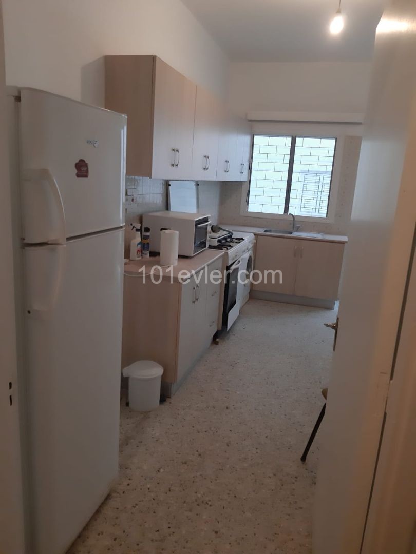 ORTAKÖY'DE 250 STERLİN'E AYLIK ÖDEMELİ 3+1 FULL EŞYALI KİRALIK DAİRE