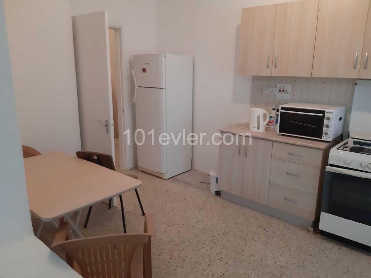 ORTAKÖY'DE 250 STERLİN'E AYLIK ÖDEMELİ 3+1 FULL EŞYALI KİRALIK DAİRE