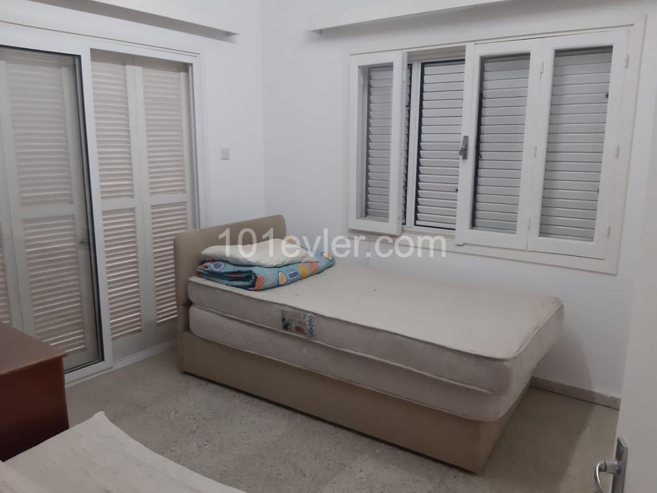 ORTAKÖY'DE 250 STERLİN'E AYLIK ÖDEMELİ 3+1 FULL EŞYALI KİRALIK DAİRE