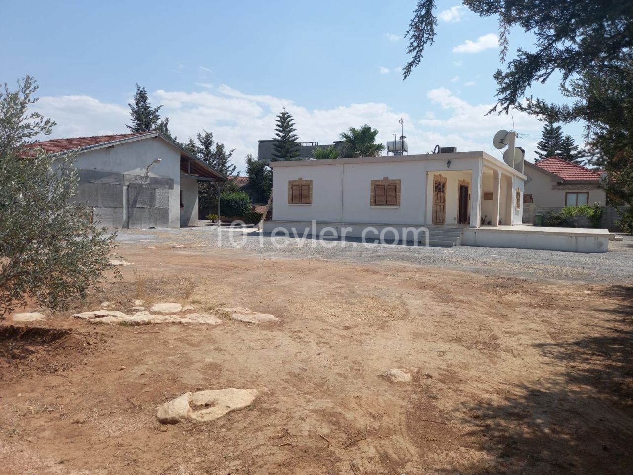 3+1 UNFURNISHED FULLY DETACHED HOUSE FOR SALE IN ALAYKÖY FOR 89,900 pounds (VERY LARGE LAND) ** 