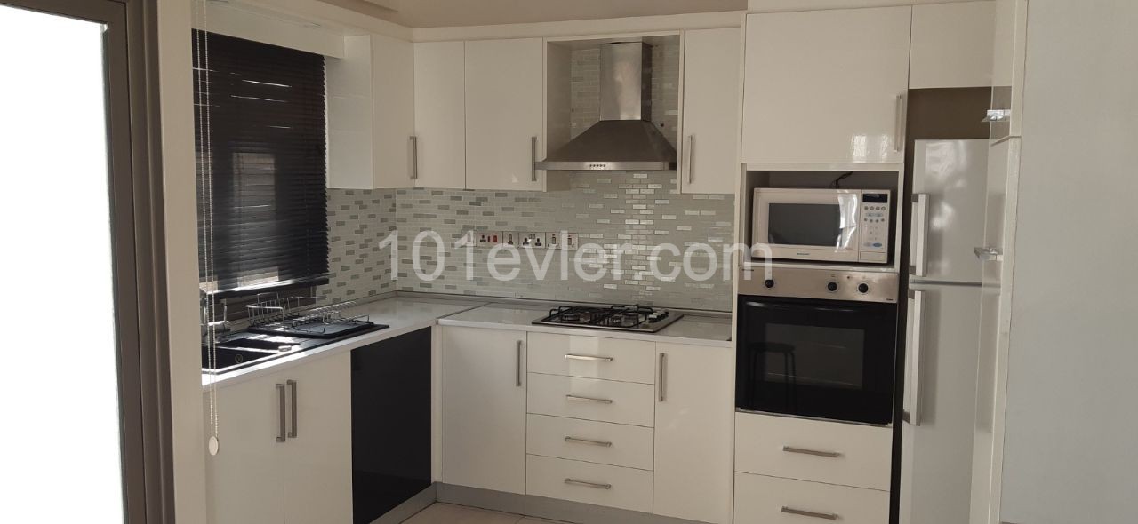  LEFKOŞA DUMLUPINAR'DA  3+1 KİRALIK  EŞYALI DAİRE