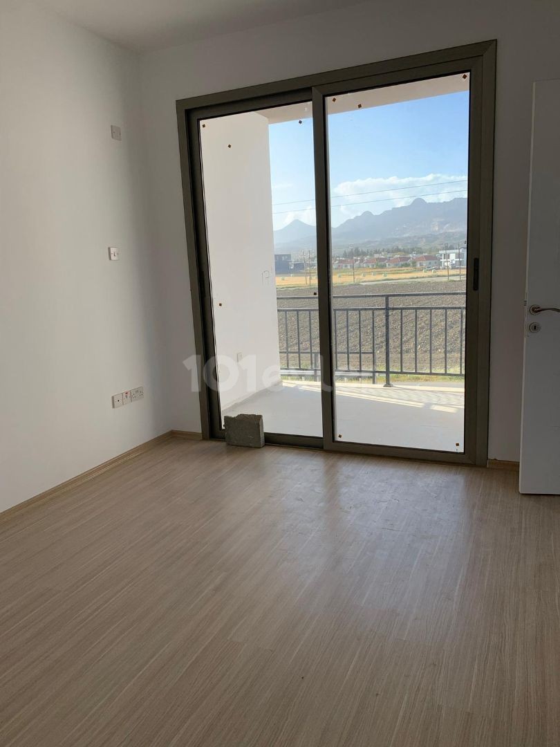 (M-G) LEFKOŞA DEMİRHAN BÖLGESİNDE SIFIR ÇOK GENİŞ 3+1 SATILIK DAİRE