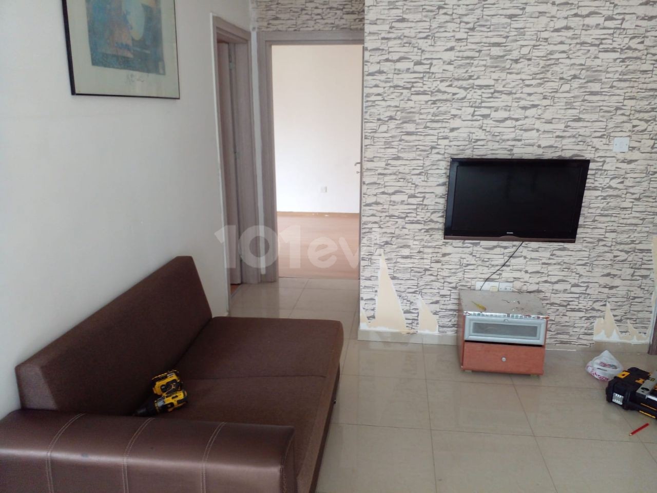 2 +1 FULLY FURNISHED RENTAL APARTMENT IN MITREELI WITH AN ADVANCE PAYMENT OF 4 MONTHS FOR 250 POUNDS STERLING ** 
