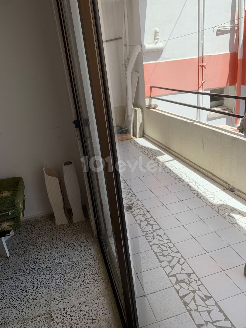 LEFKOŞA DEREOYUN' DA SATILIK (( KELEPİR FİYATINA  FIRSAT DAİRE )) 2+1 DAİRE