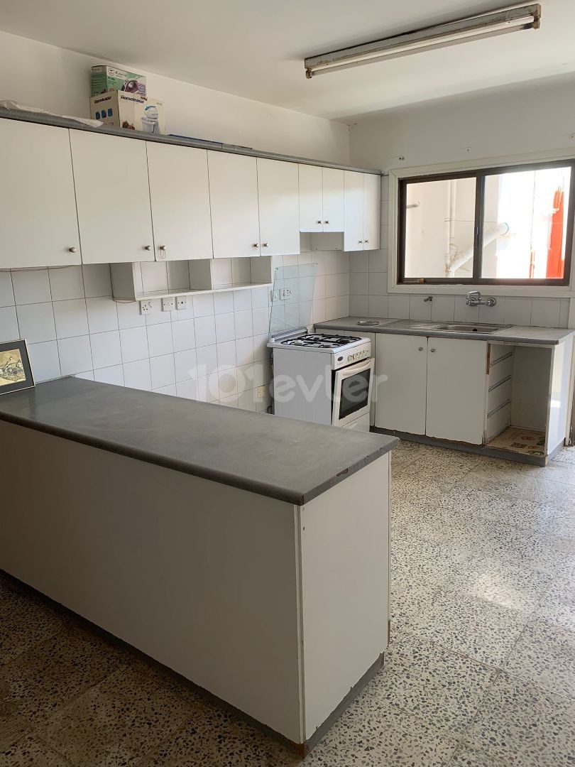 LEFKOŞA DEREOYUN' DA SATILIK (( KELEPİR FİYATINA  FIRSAT DAİRE )) 2+1 DAİRE