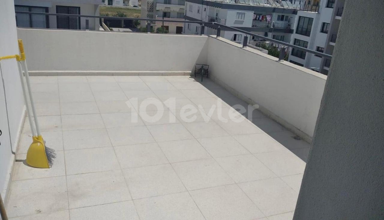  LEFKOŞA KAYMAKLI'DA  LÜKS 2+1 KİRALIK  YENİ EŞYALI ((PENTHOUSE ))  DAİRE 