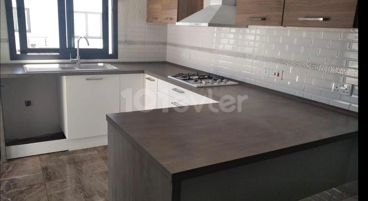  LEFKOŞA KAYMAKLI'DA  LÜKS 2+1 KİRALIK  YENİ EŞYALI ((PENTHOUSE ))  DAİRE 