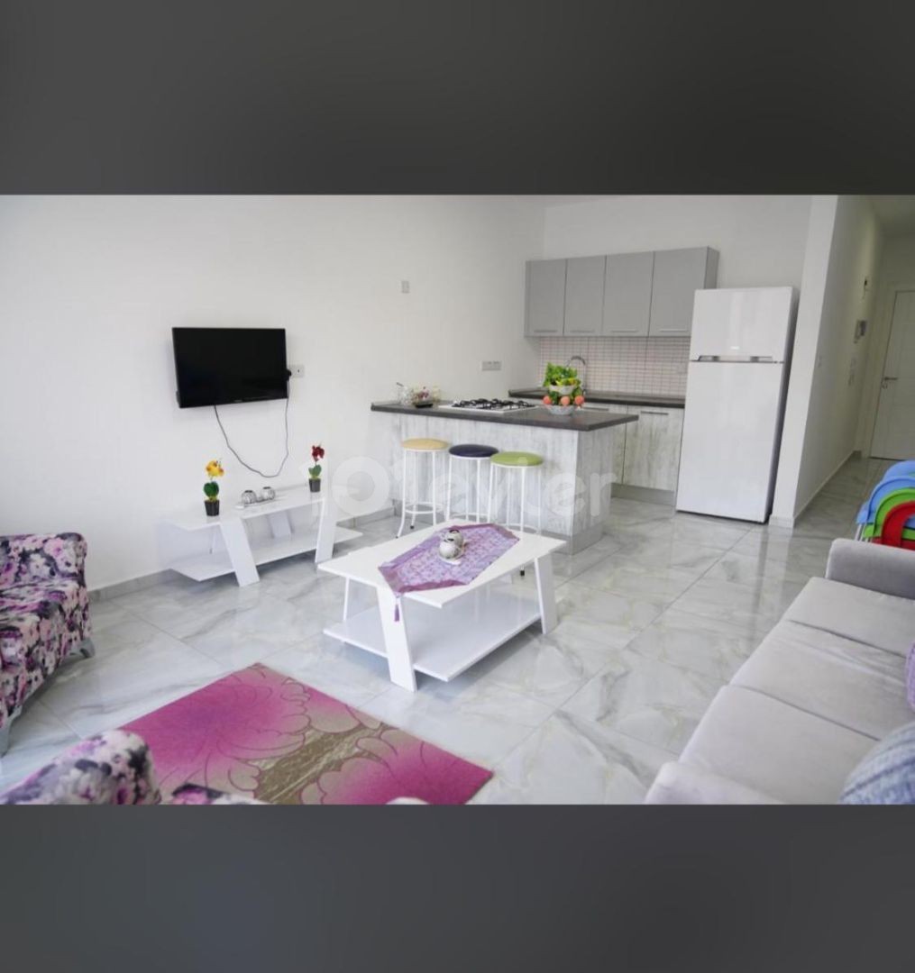 VOLL MÖBLIERTE LUXUS-WOHNUNG ZU VERMIETEN 2+1 IN NIKOSIA MITREIZUNGEN ** 