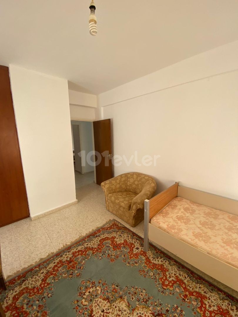  LEFKOŞA GÖNYELİ'DE 4+1 KİRALIK  GENİŞ EŞYALI  DAİRE 