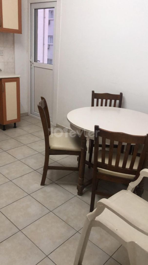 3 + 1 FULLY FURNISHED RENTAL APARTMENT IN KAYMAKLI WITH AN ANNUAL ADVANCE PAYMENT OF £ 350 ** 