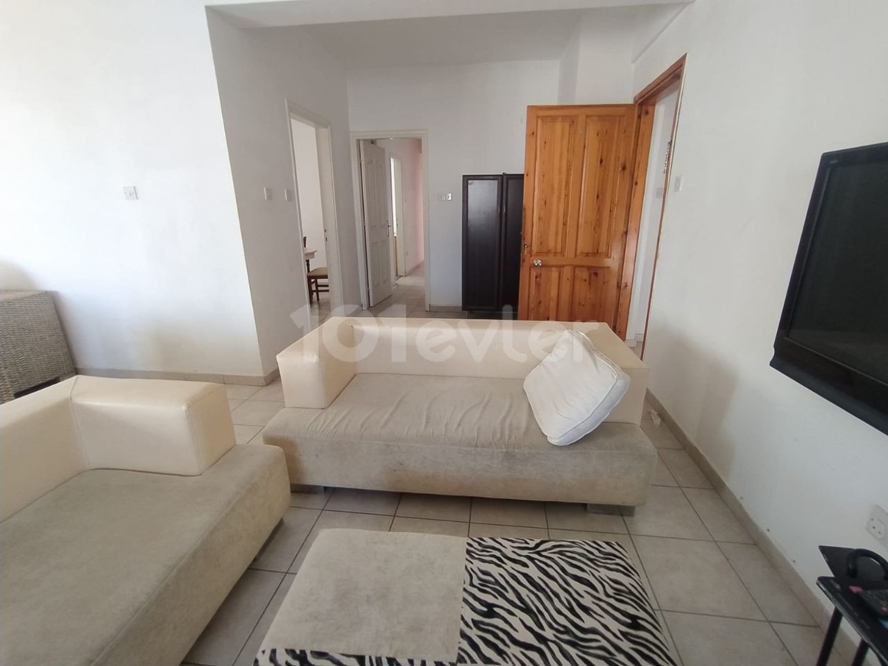 3 + 1 FULLY FURNISHED RENTAL APARTMENT IN KAYMAKLI WITH AN ANNUAL ADVANCE PAYMENT OF £ 350 ** 