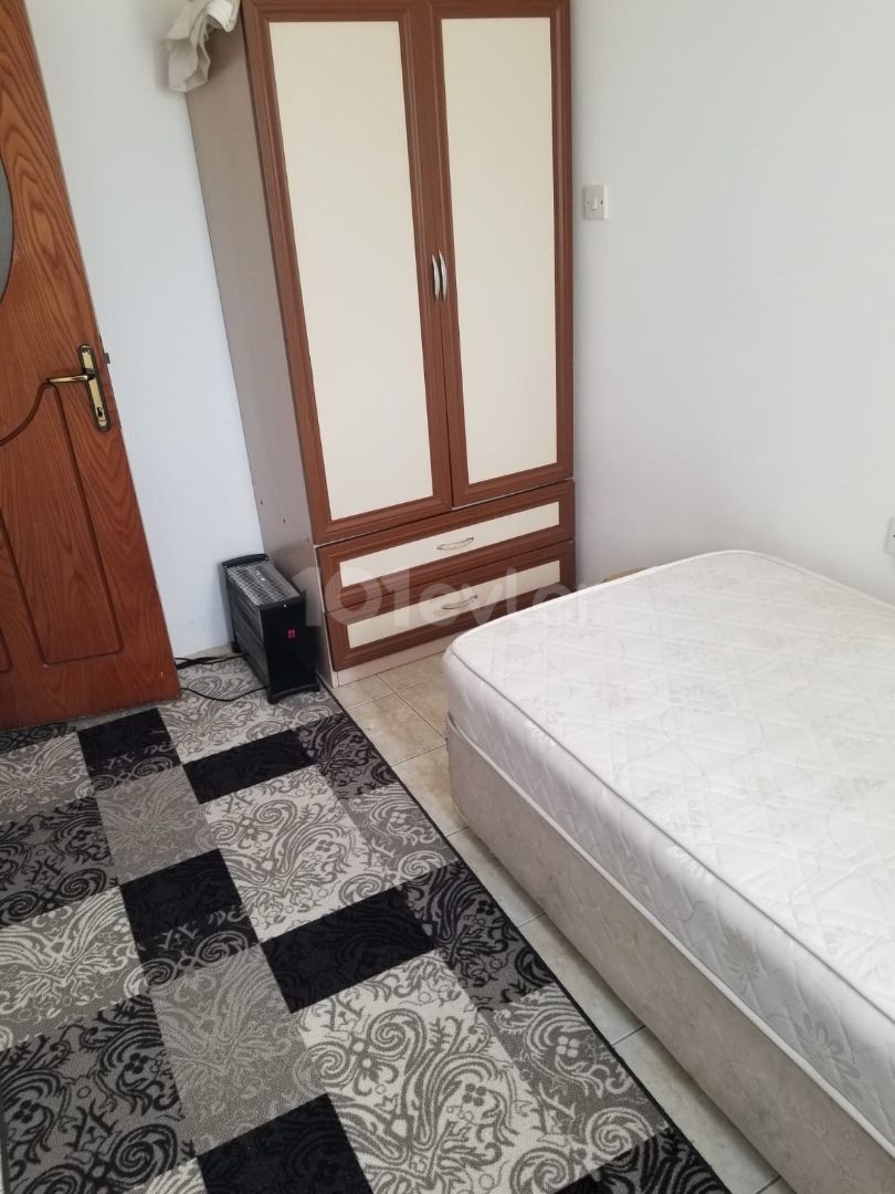 2+1 VOLL MÖBLIERTE WOHNUNG ZUR MIETE IN KAYMAKLI FÜR 6 MONATE FÜR £280