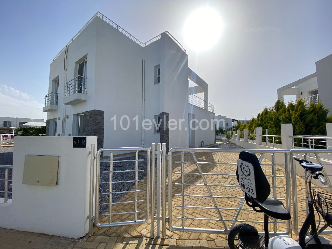 3 + 1 villa on the eve of the pier / Bosphorus, 400 m from the sea for rent ** 