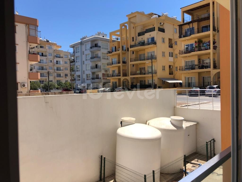 2+1 Wohnung zum Verkauf in Famagusta. Квартира 2+1 на продажу в центре Фамагусты. ** 